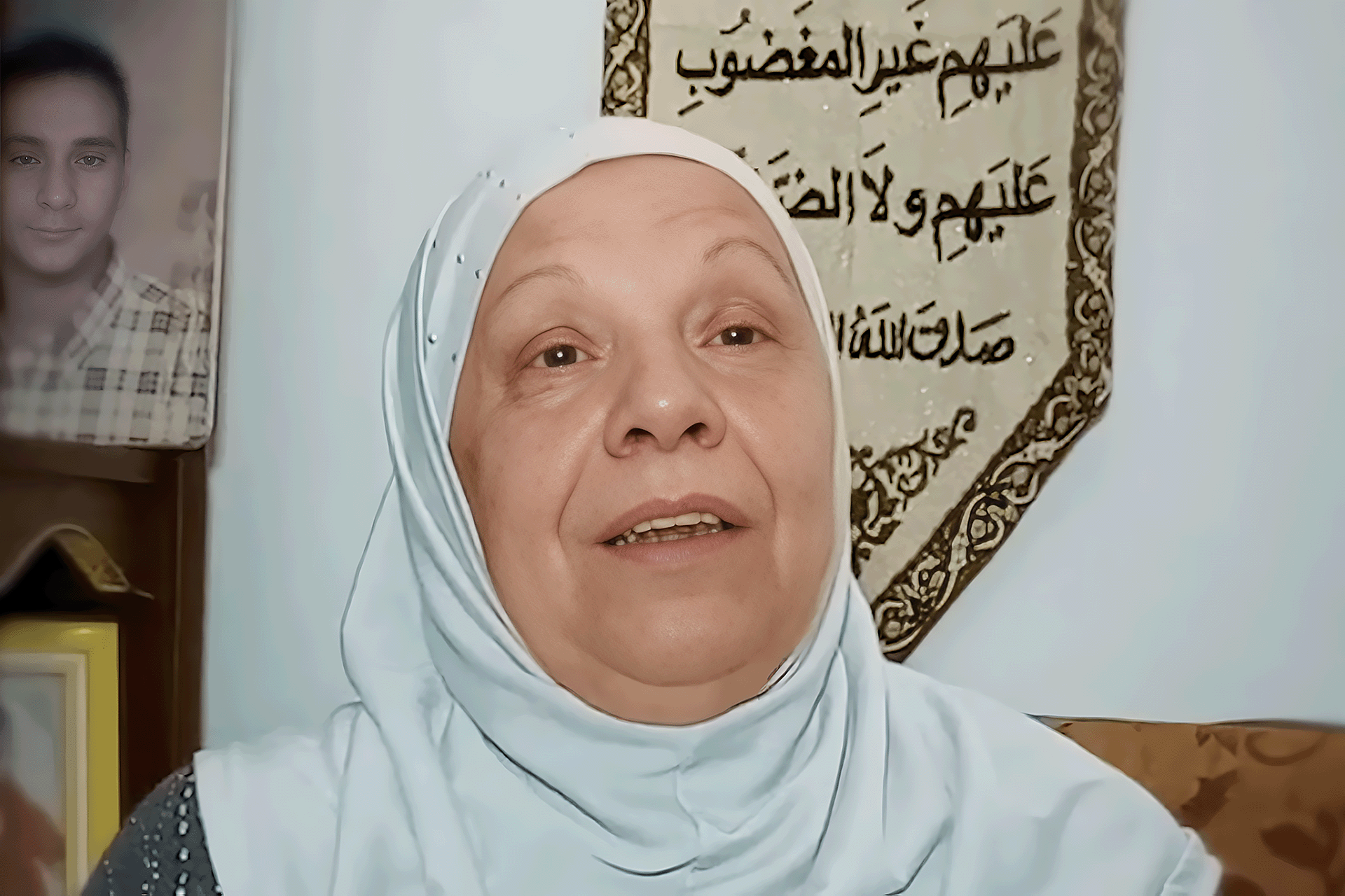 أم ماهر.. مسنة لبنانية تعيش آلام الفقد وحلم السفر إلى الحج