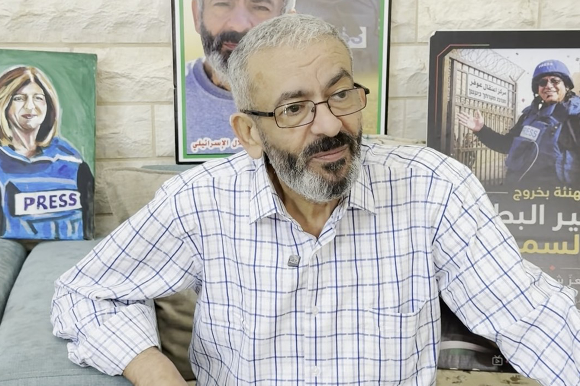 "خلي الجزيرة تروحك".. هكذا نكّل الاحتلال بالصحفي علي سمودي
