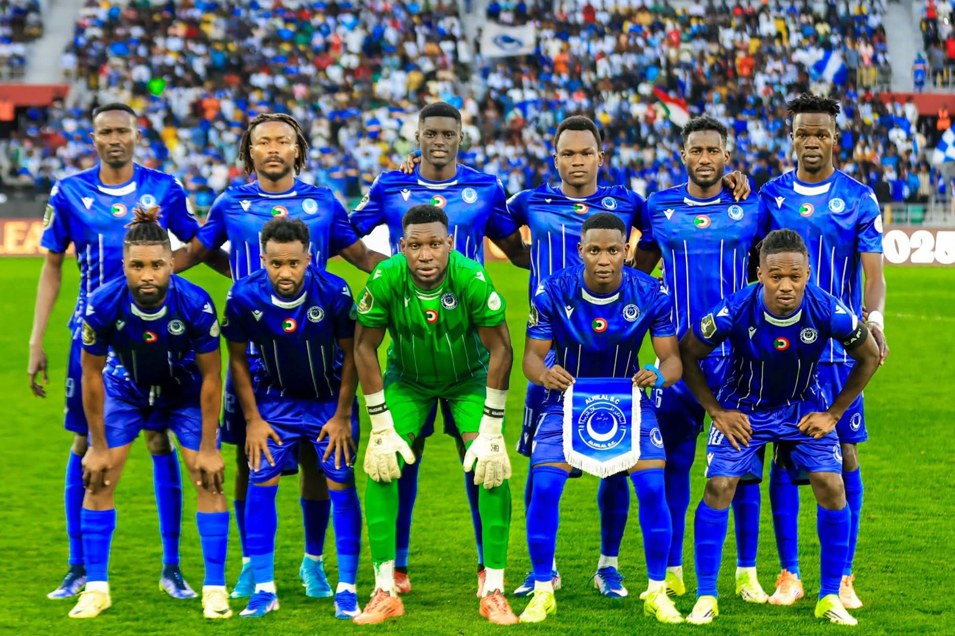 بطلا في 3 دول.. الهلال السوداني يروّض "أزمات المنفى" ويعود للخرطوم متوجا