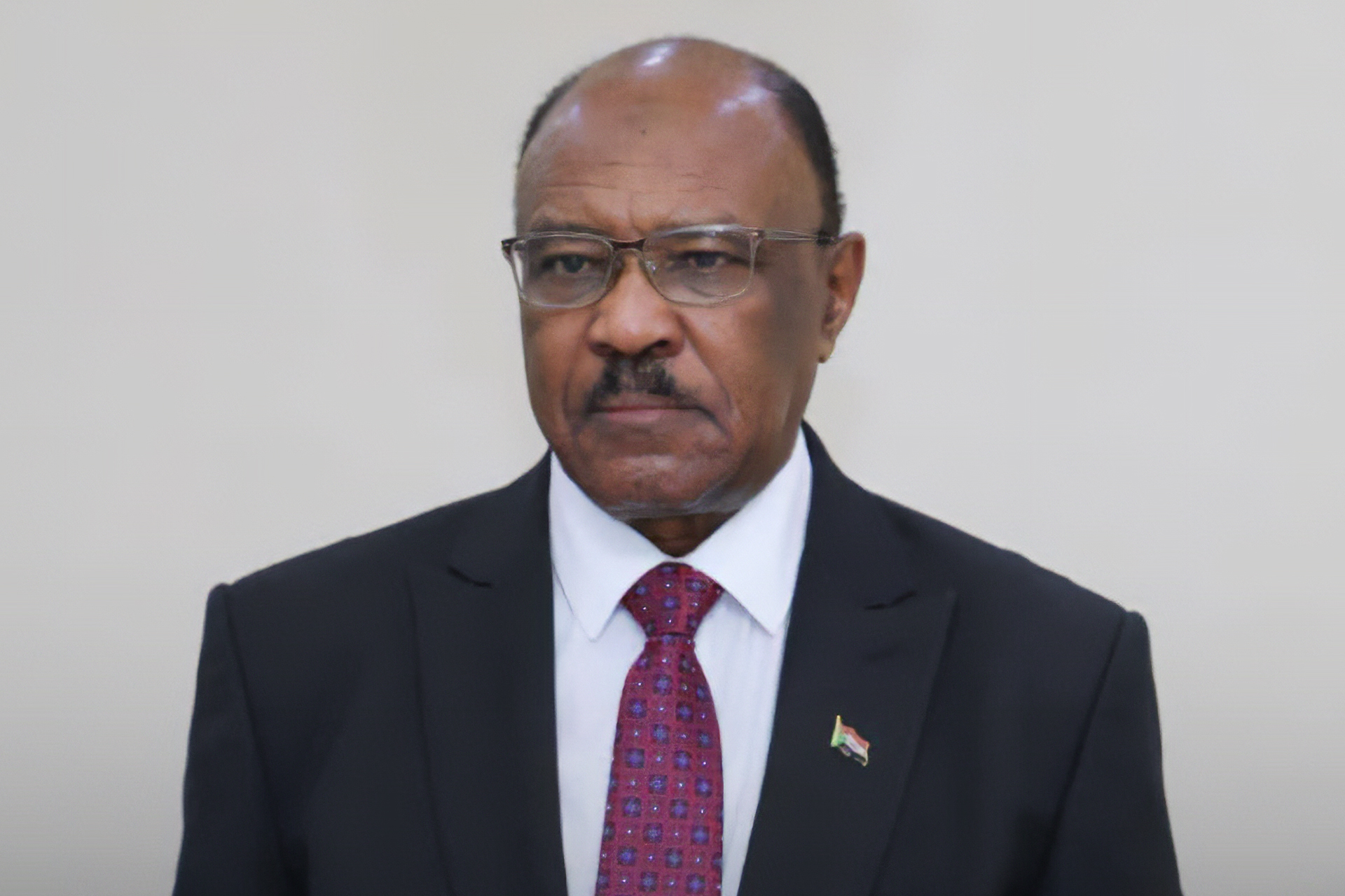 وزير خارجية السودان يتهم الإمارات وإثيوبيا بالهجوم على مطار الخرطوم
