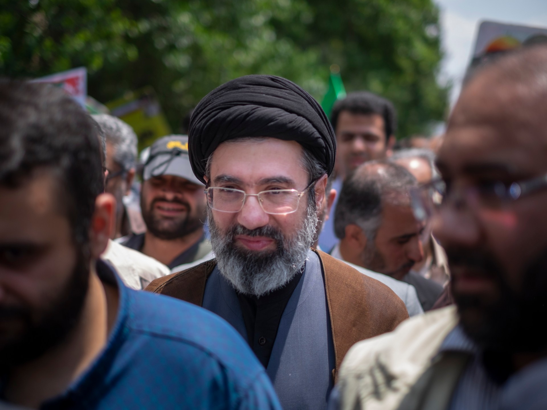 رجال حول خامنئي.. من يقود المشهد الحالي في إيران؟
