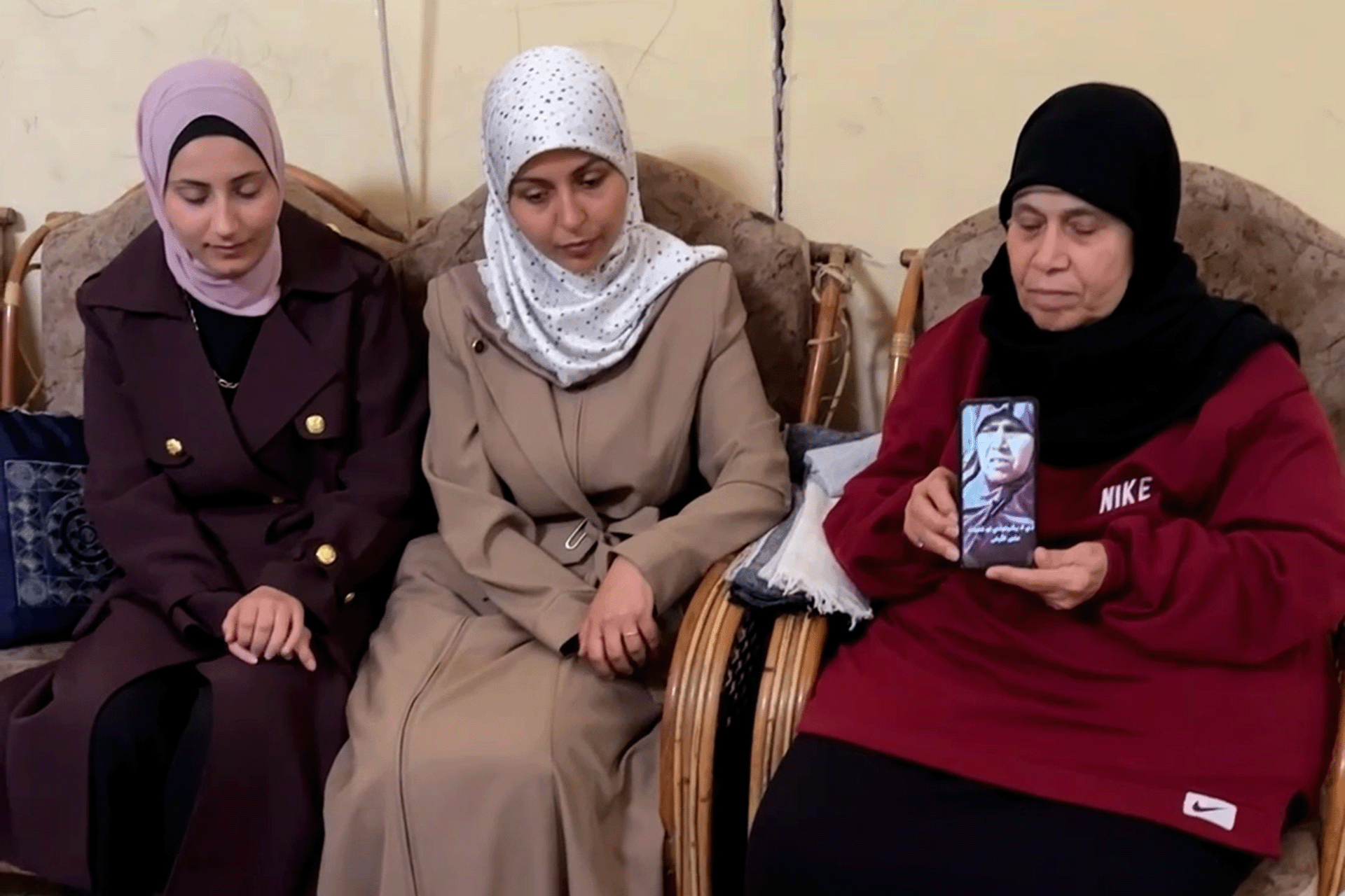 ويلات سدي تيمان تلاحق طفلة مسنة وحفيدتيها بغزة