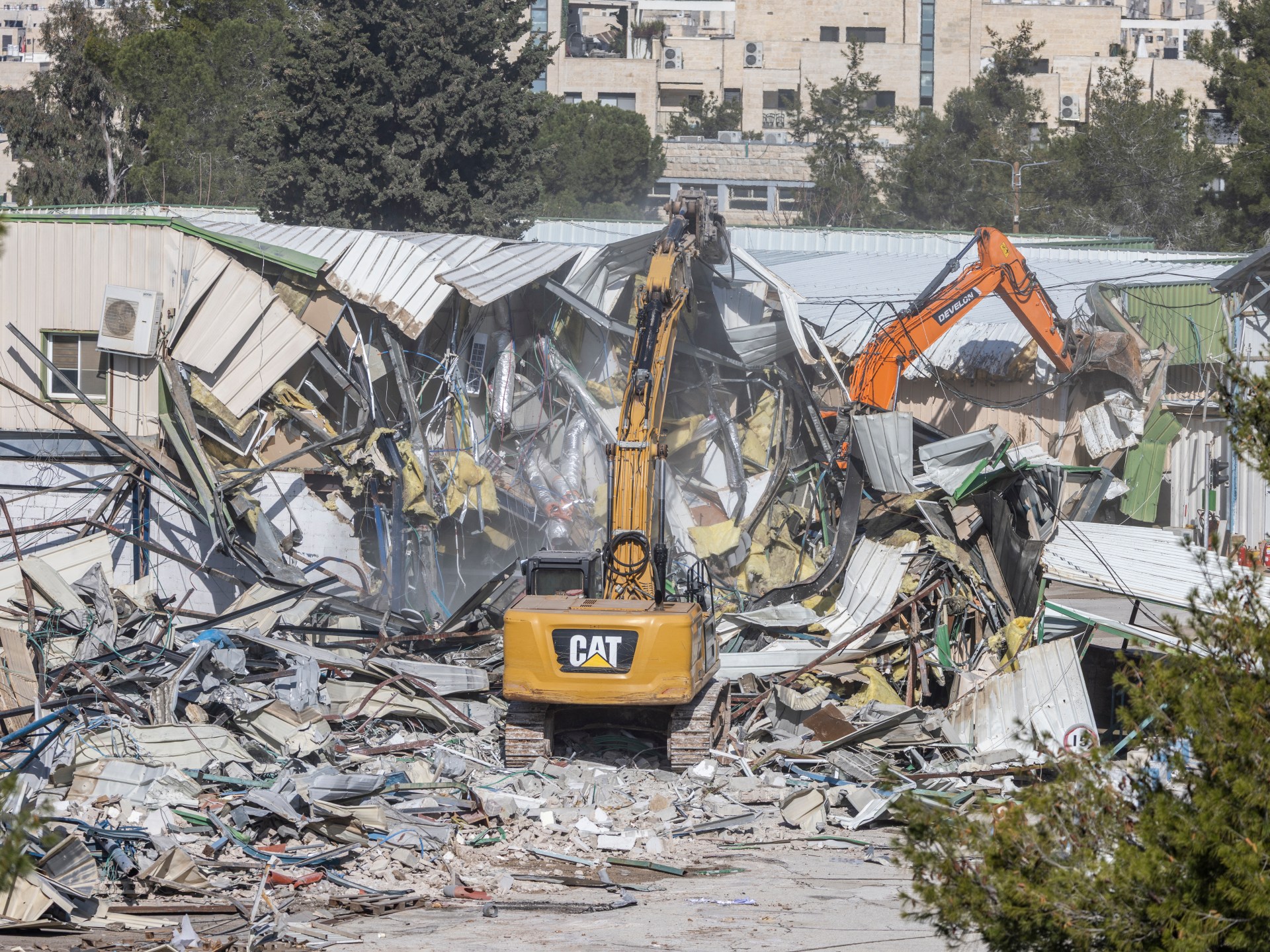 هدم وحرق واعتقالات في اعتداءات لجيش الاحتلال والمستوطنين بالضفة