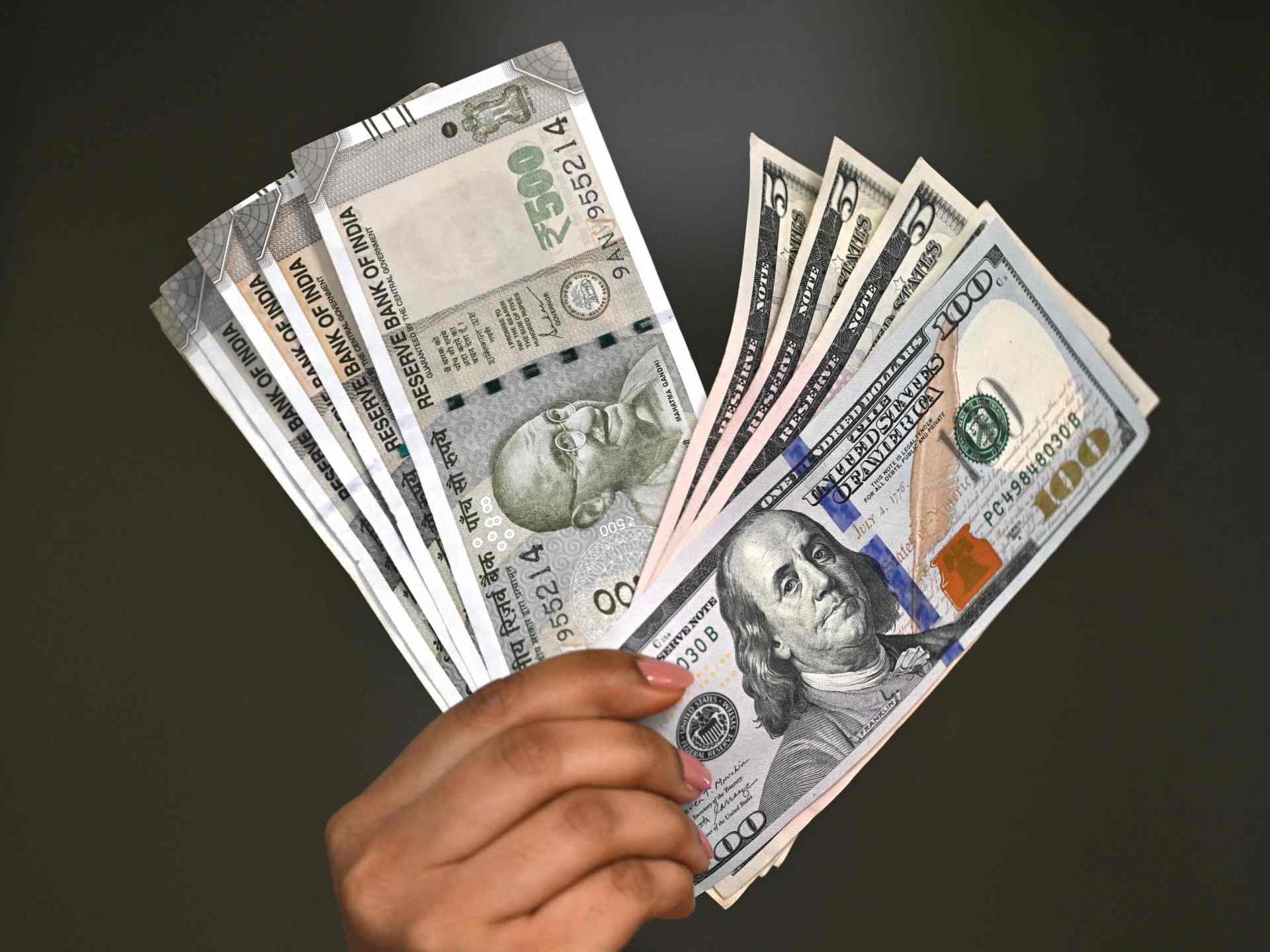 عملة ترمب تصطدم بالقانون.. هل يظهر الرئيس على ورقة الـ250 دولارا؟