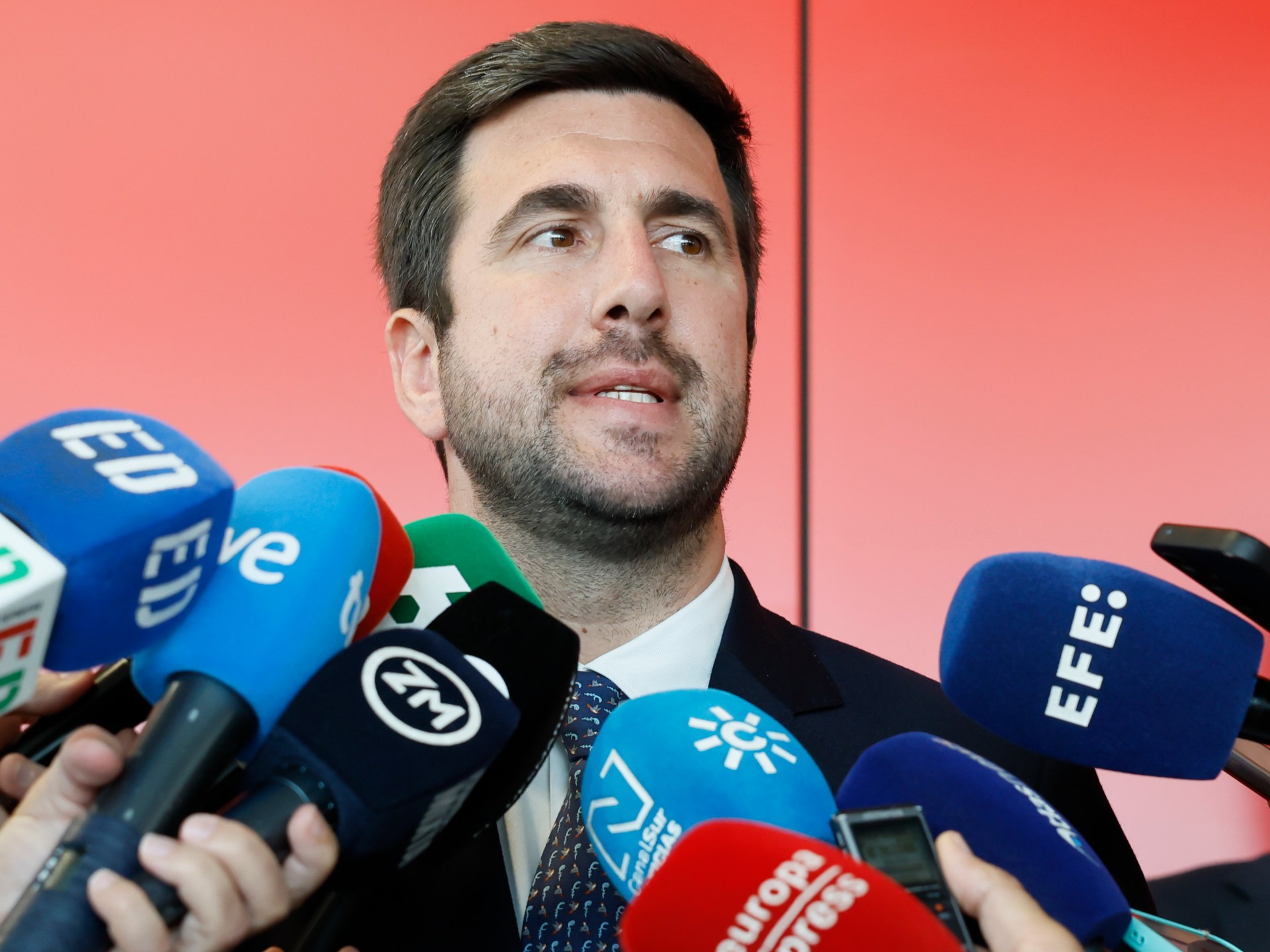 متحديا بيريز.. ريكيلمي يعلن ترشحه رسميا لرئاسة ريال مدريد