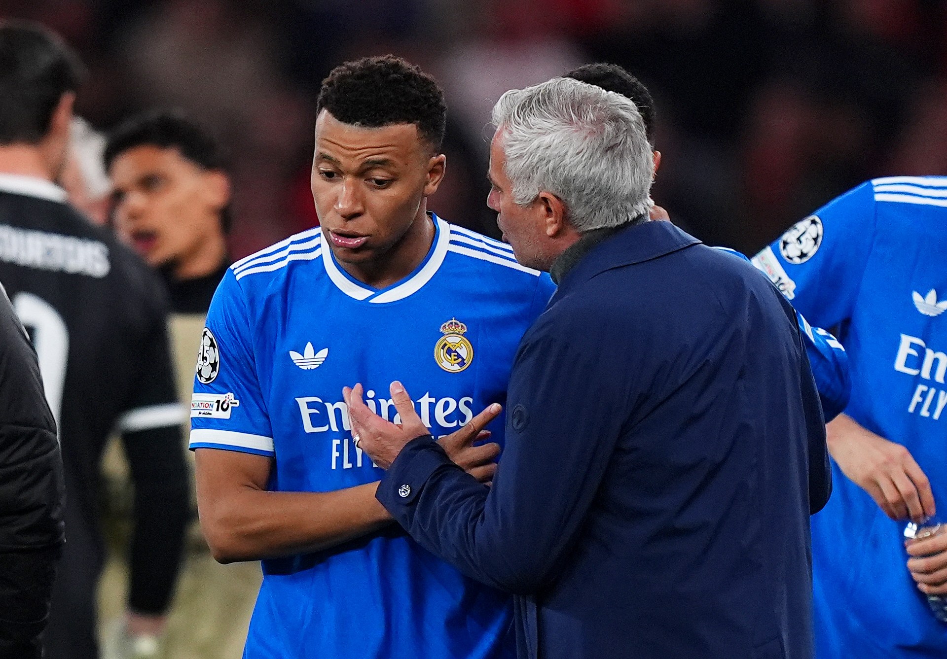 تقارير.. جوزيه مورينيو يوقع عقدا لتدريب ريال مدريد خلفا لأربيلوا