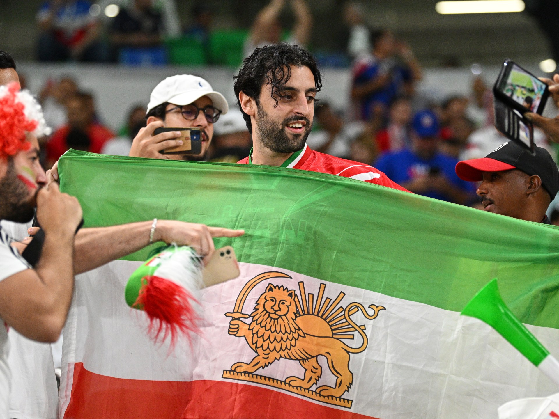 الفيفا يعتزم حظر "علم ما قبل الثورة" الإيراني في مونديال 2026