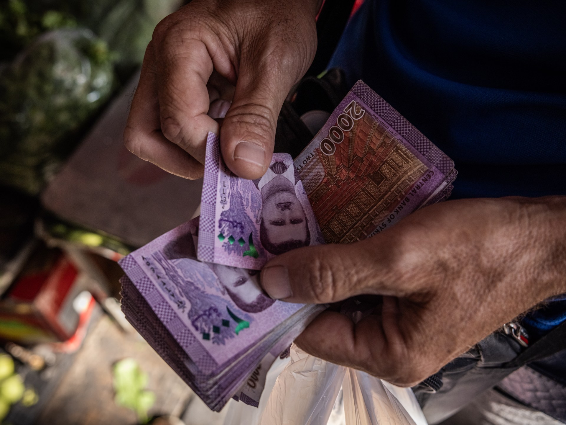 حاكم البنك المركزي السوري: 63% نسبة استبدال الليرة القديمة