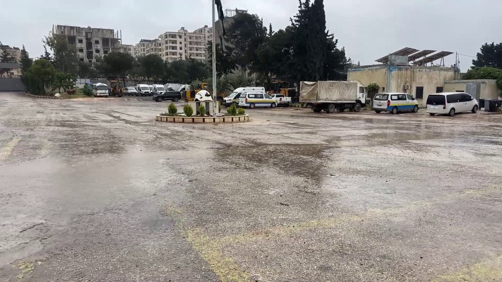 استنفار بإدلب.. منخفض جوي جديد يضرب شمالي سوريا