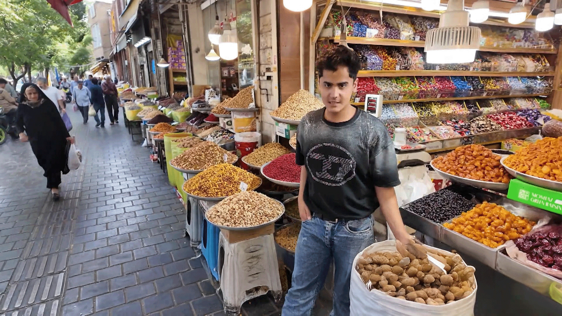 من الخليج إلى قزوين.. الحصار الأمريكي يدفع إيران لتعزيز تجارتها مع روسيا