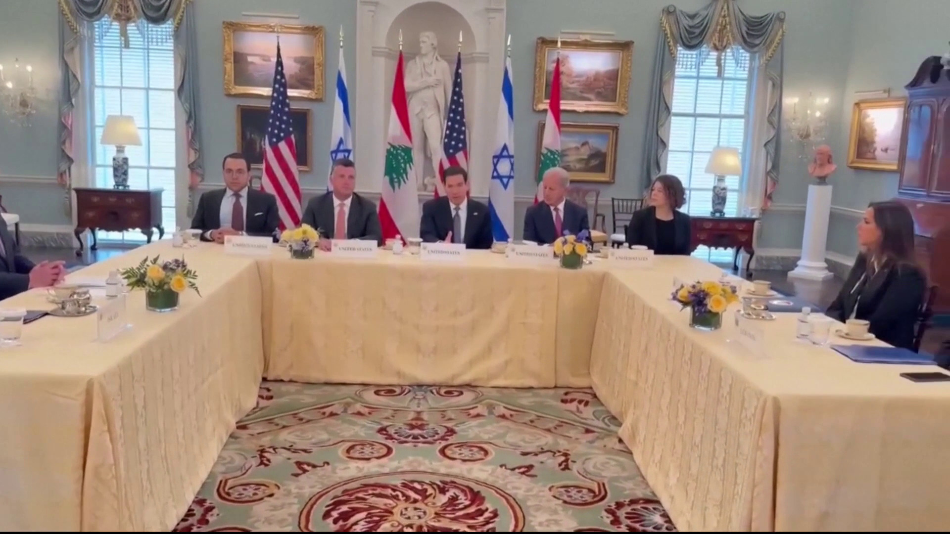 فتح مسار أمني مع إسرائيل يثير ردودا معارضة في لبنان