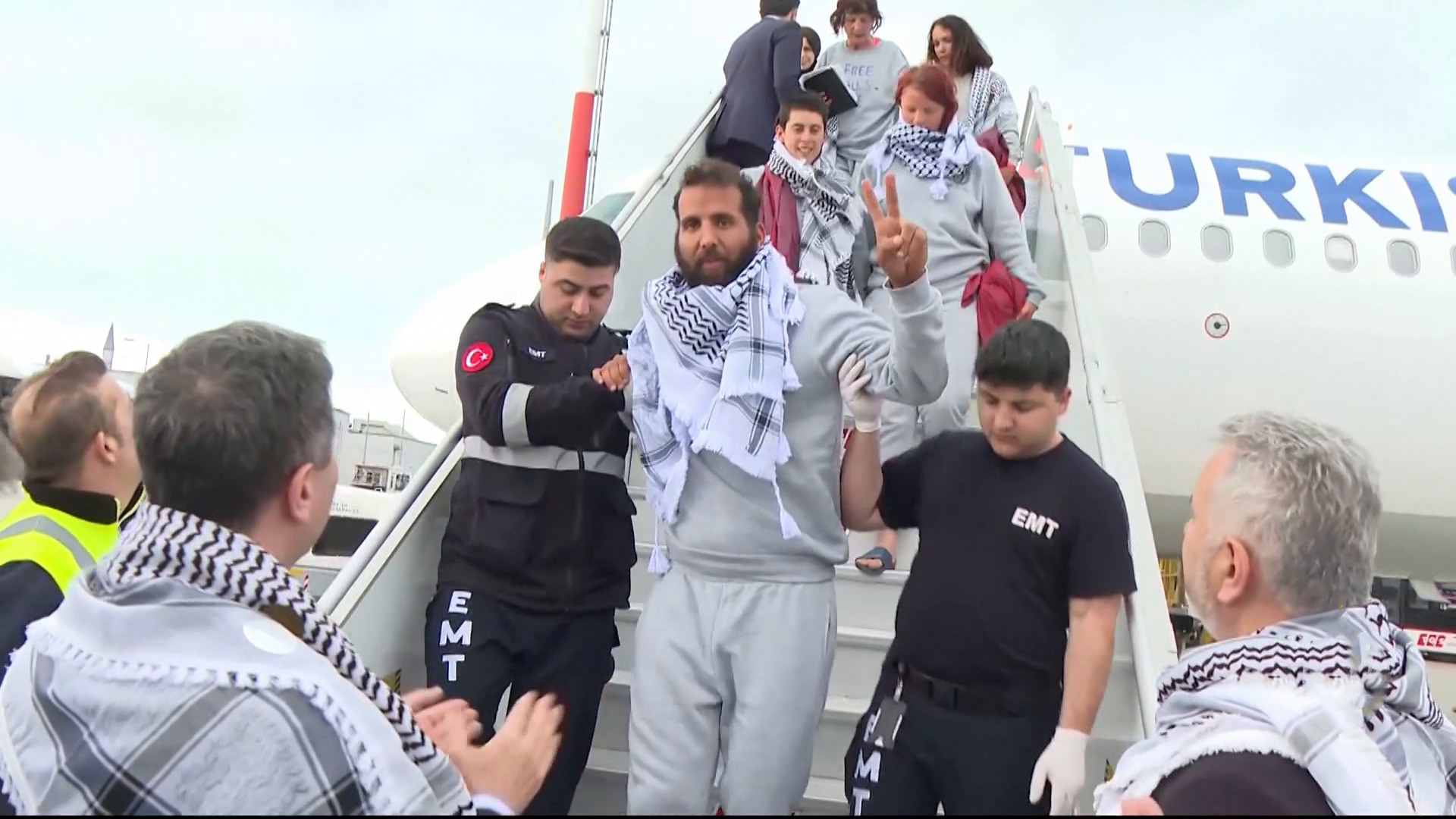 ناشطون في أسطول الصمود يروون ظروف اعتقالهم لدى القوات الإسرائيلية