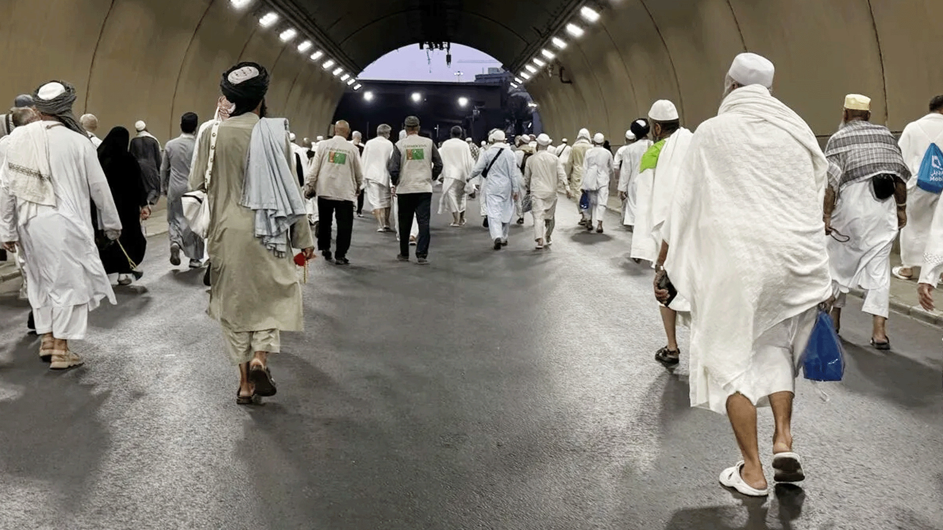 السعودية تعلن جاهزيتها الكاملة لتفويج الحجاج إلى مشعر منى