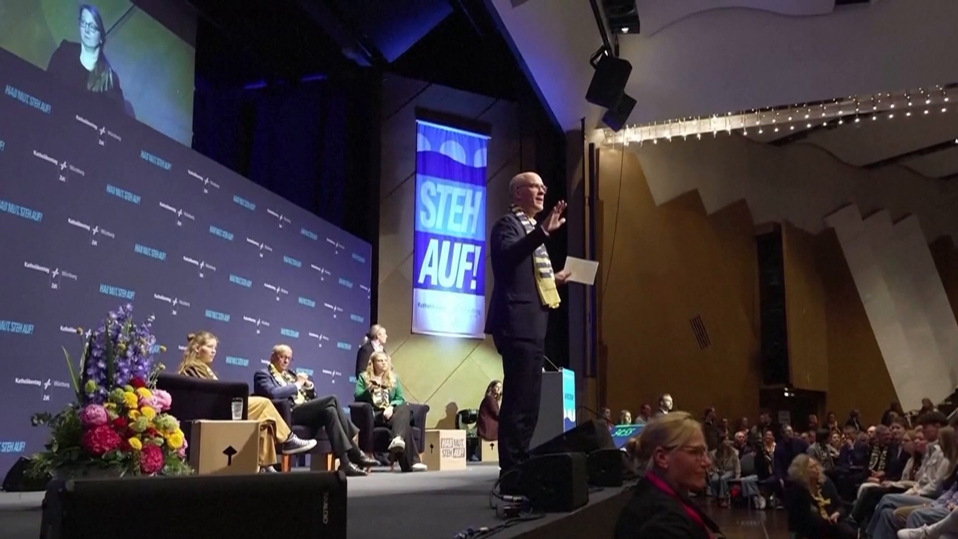 ما العوامل التي أسهمت في تأجيج الغضب الشعبي ضد المستشار الألماني فريدريش ميرتس؟