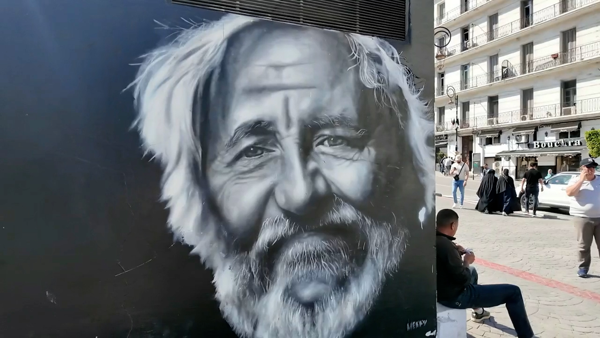 من يرسم ويغني في شوارع الجزائر؟ اكتشف كيف تحولت العاصمة إلى منصة فنون حية