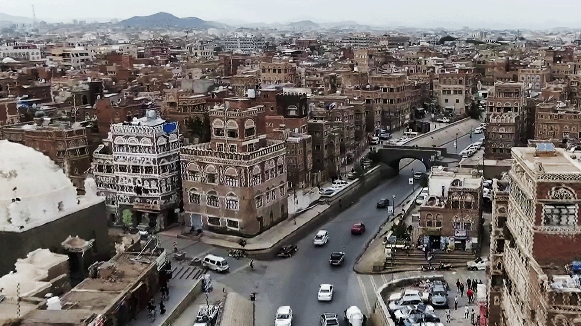 "اقتصاد المياومة".. الزيت بالكوب والسمن بالملعقة لتفادي الجوع في اليمن