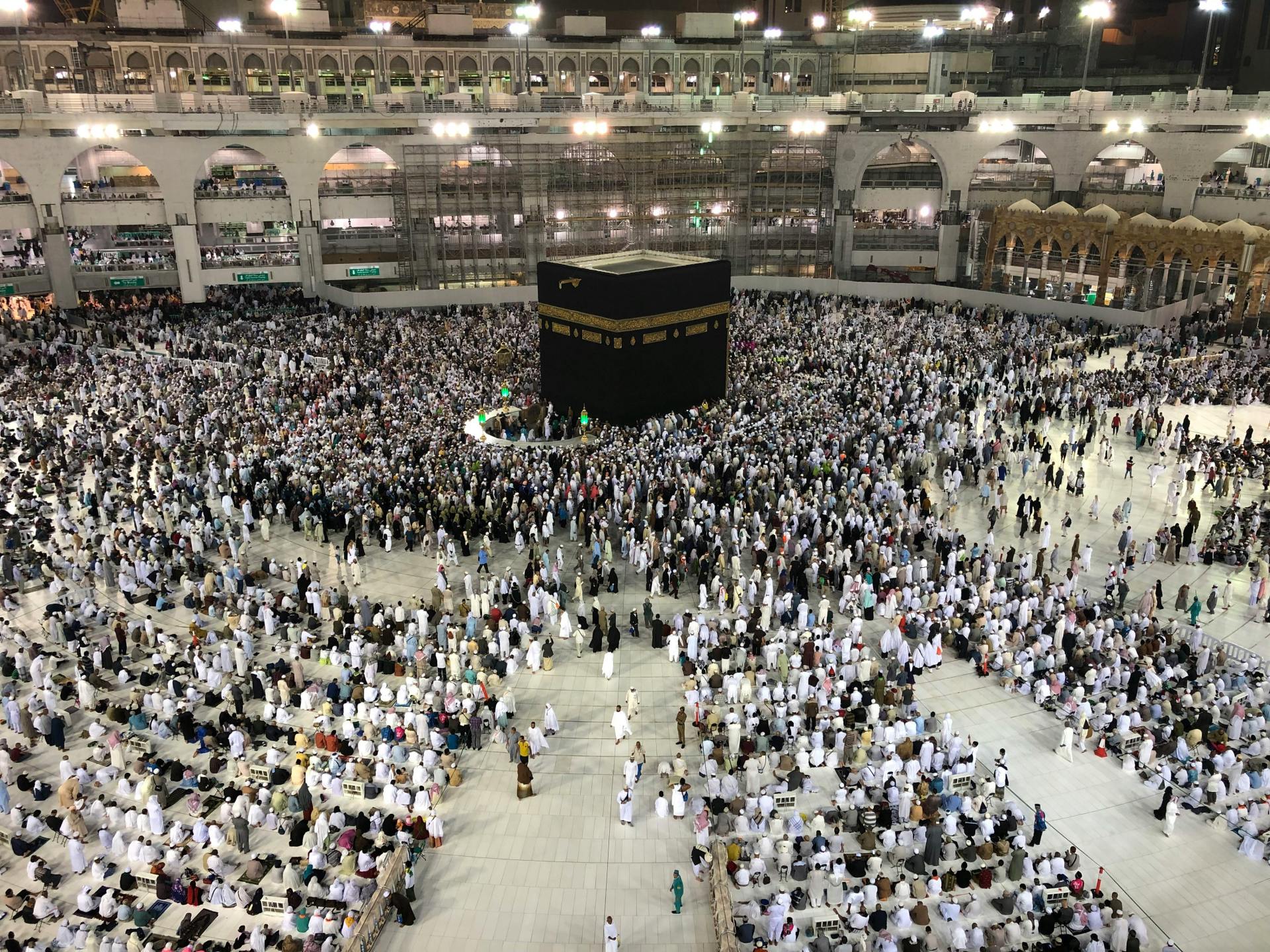 كيف تحمي قدميك أثناء الحج؟.. نصائح لتجنب التقرحات والالتهابات