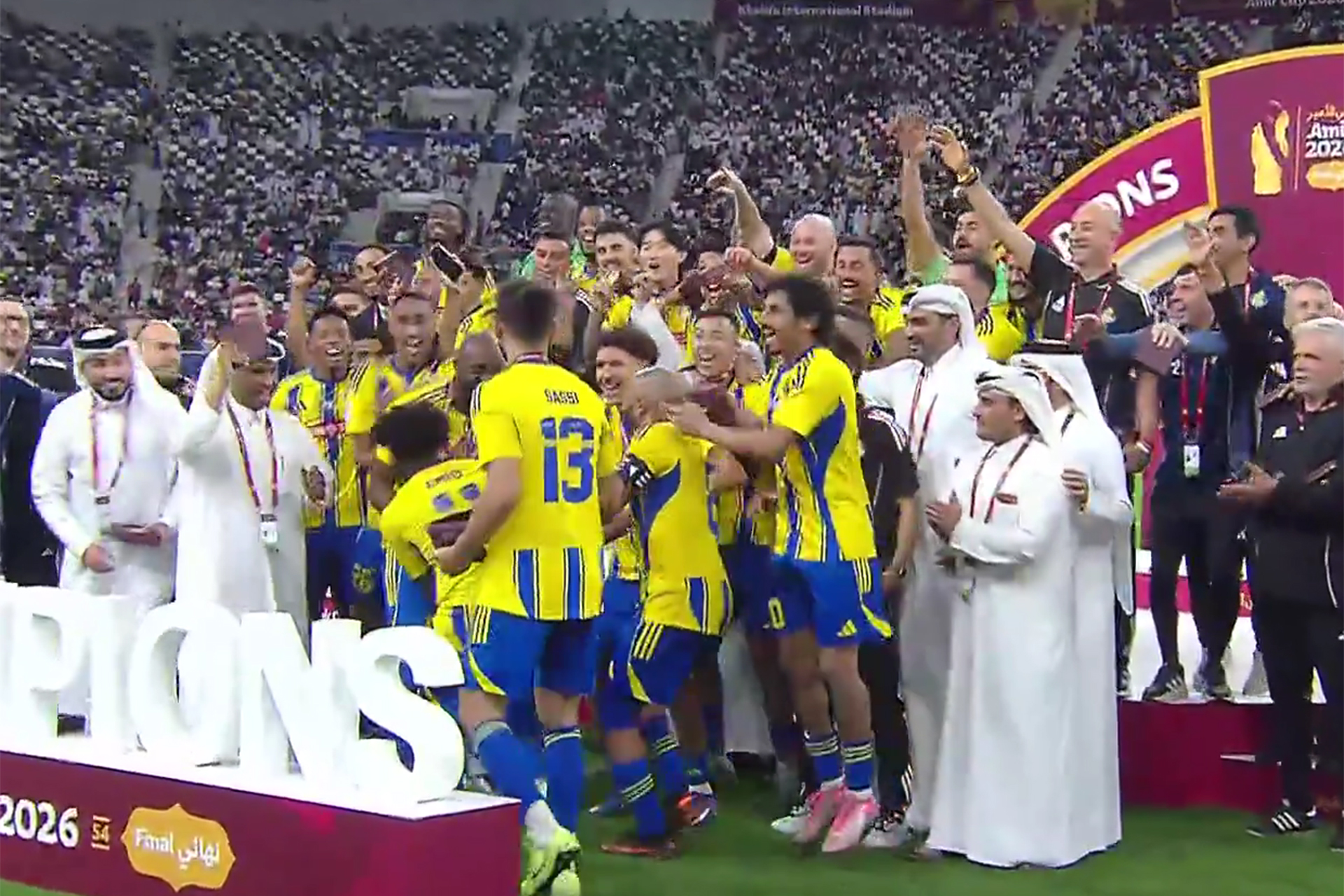 بالفيديو.. "هاتريك" براهيمي يهدي الغرافة لقب كأس أمير قطر