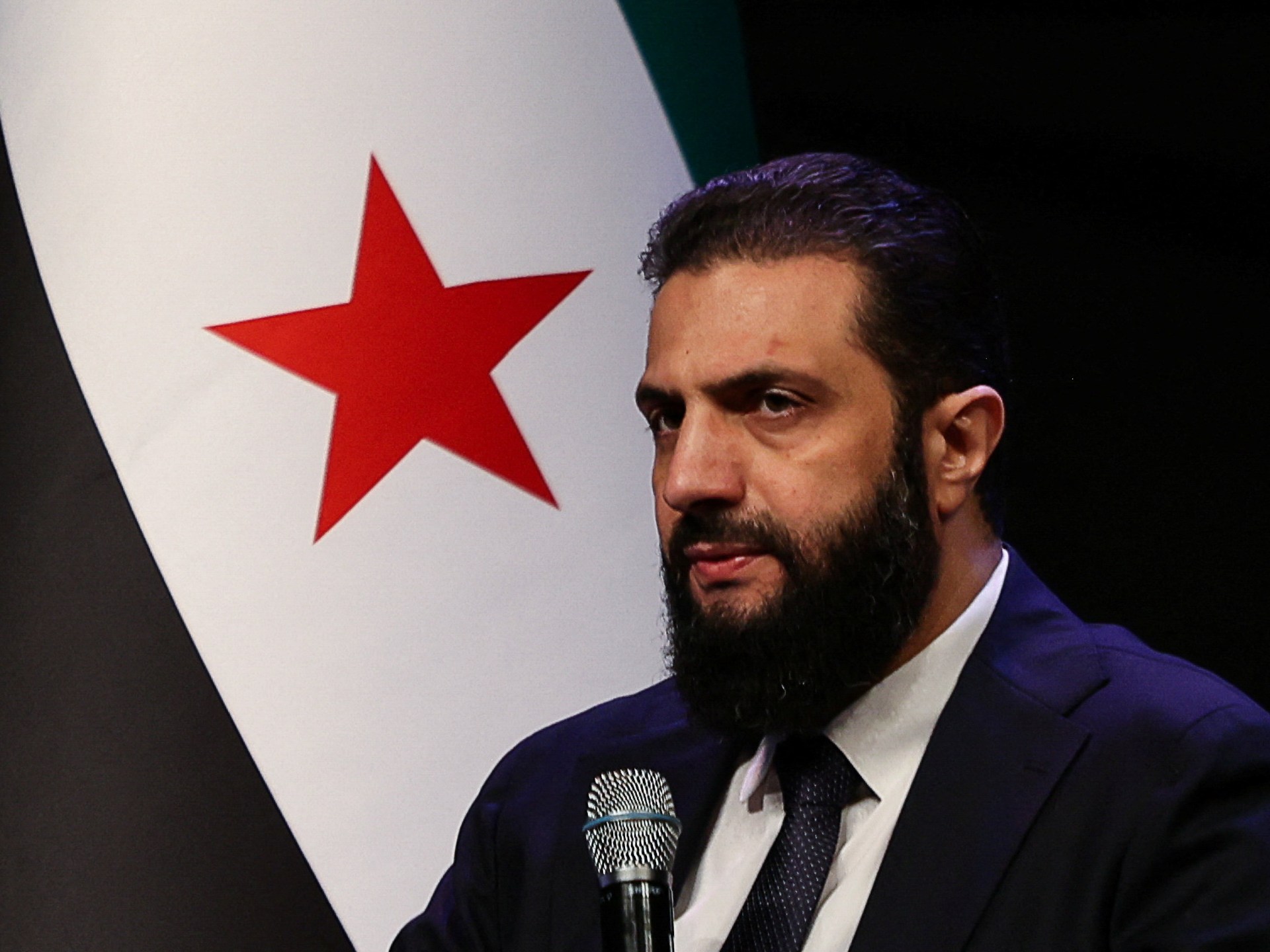 الشرع يصدر مراسيم بتعديلات وزارية وإدارية في سوريا