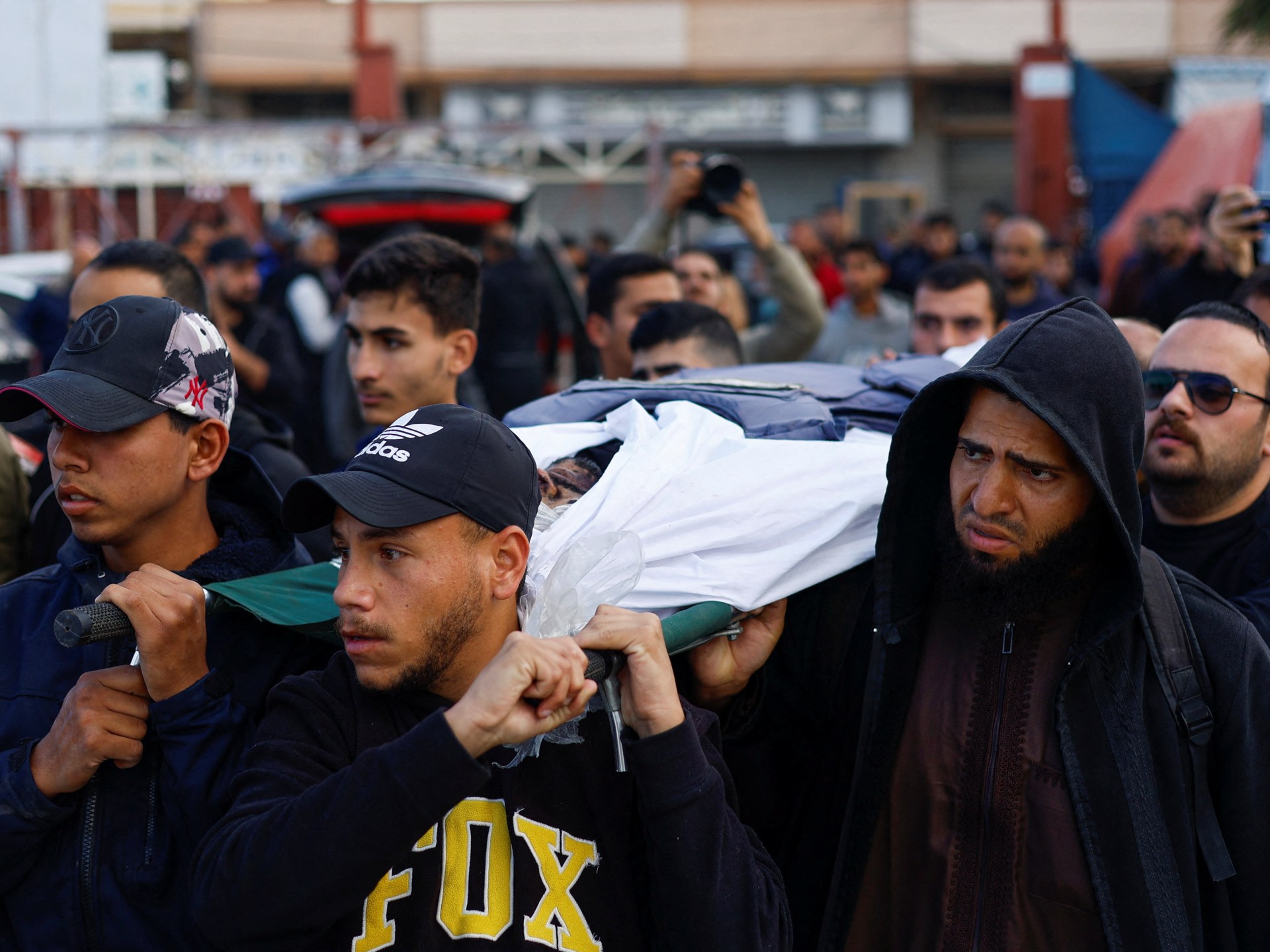 شهيد في شمال قطاع غزة والاحتلال يواصل خروقاته