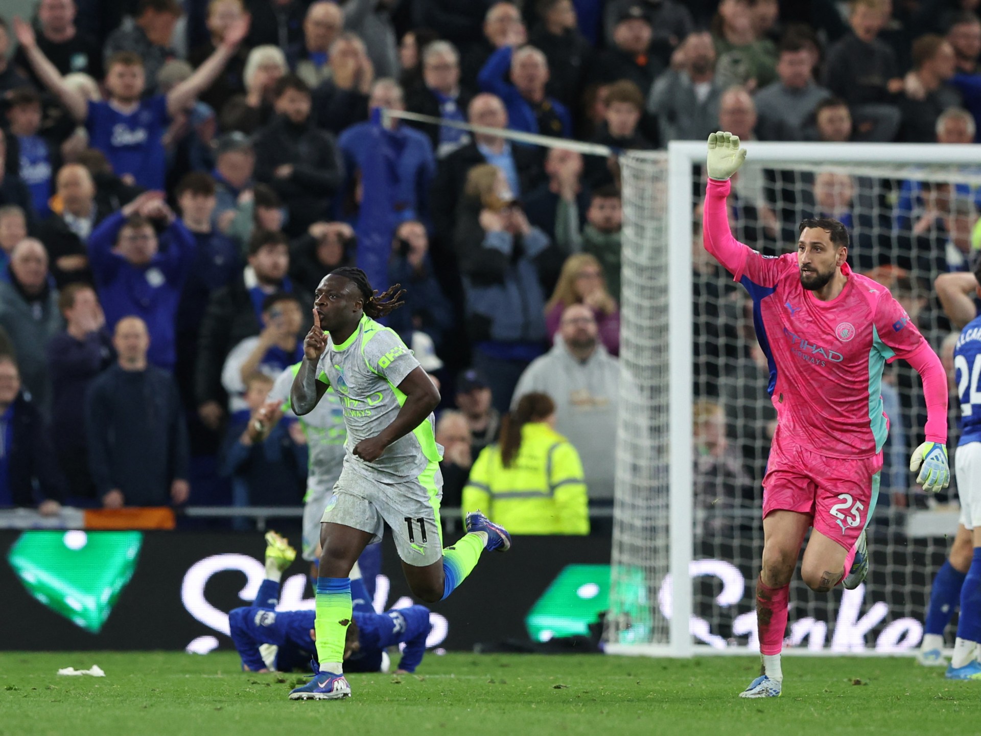 بالفيديو.. دوكو ينقذ مانشستر سيتي بتعادل درامي في معقل إيفرتون