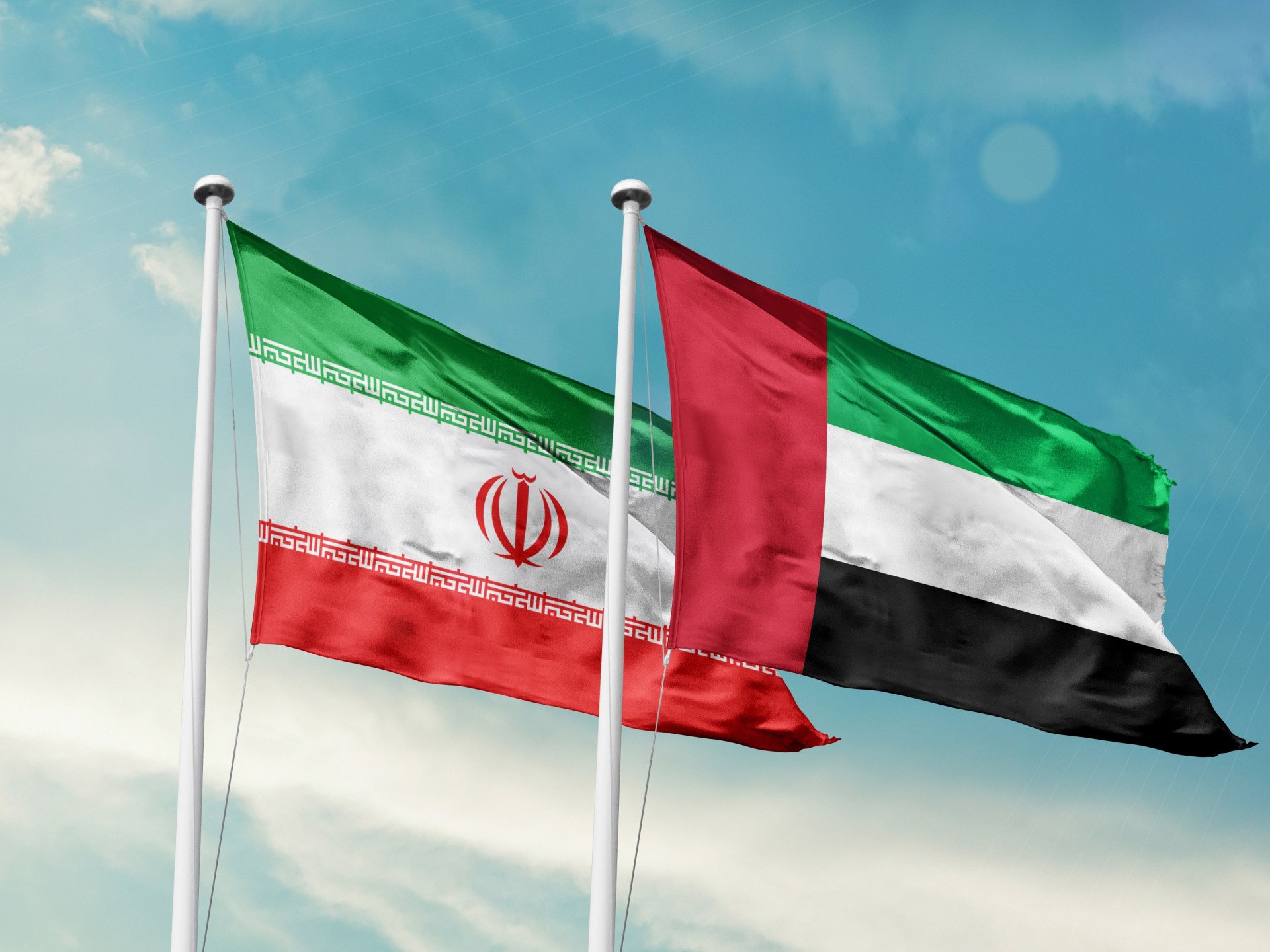 ضربة بلا توقيع.. أبو ظبي تتهم إيران وطهران تترك الباب مفتوحا