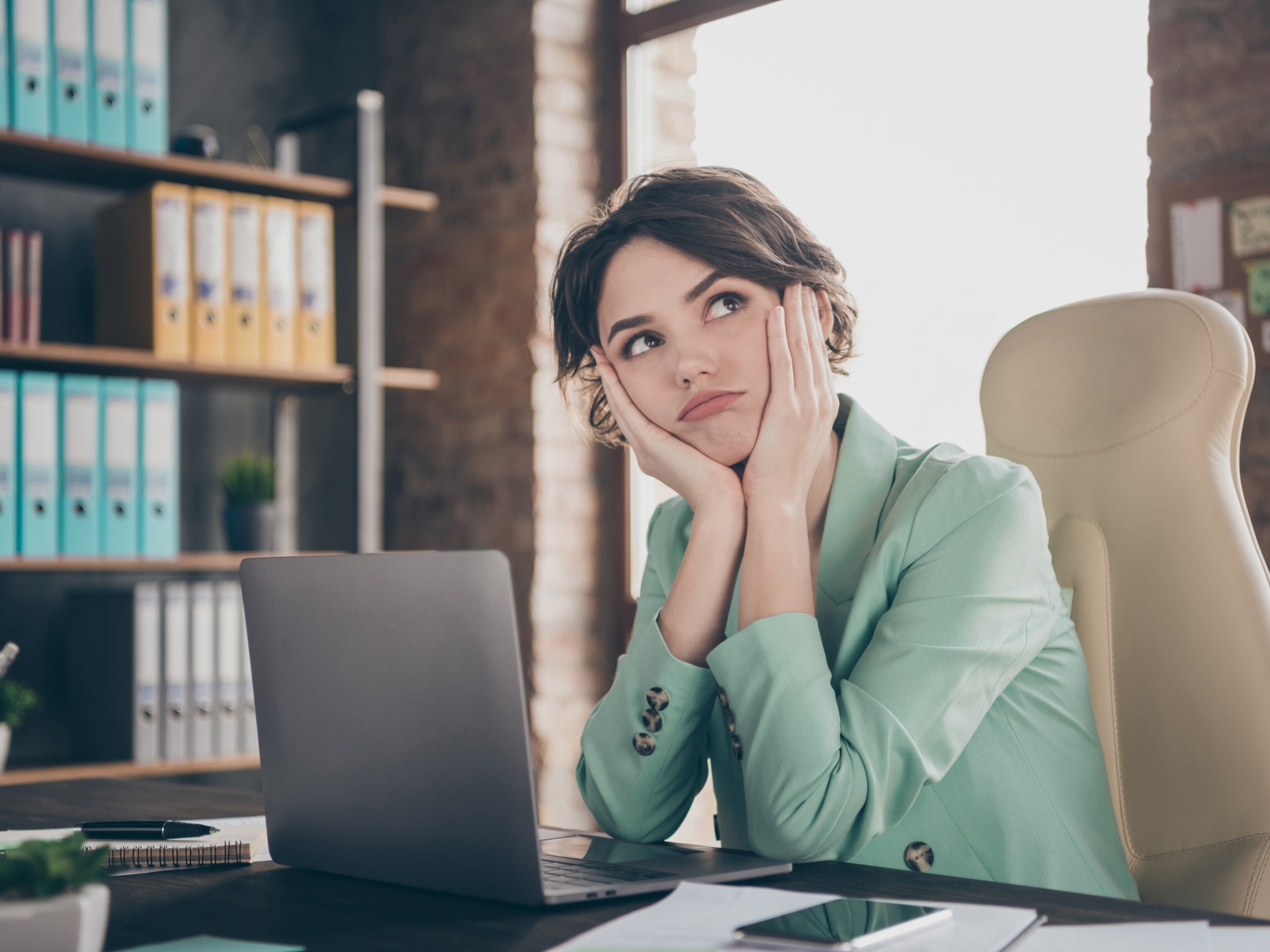 لا تستعجل الاستقالة.. هكذا تتأقلم مع مديرك الجديد