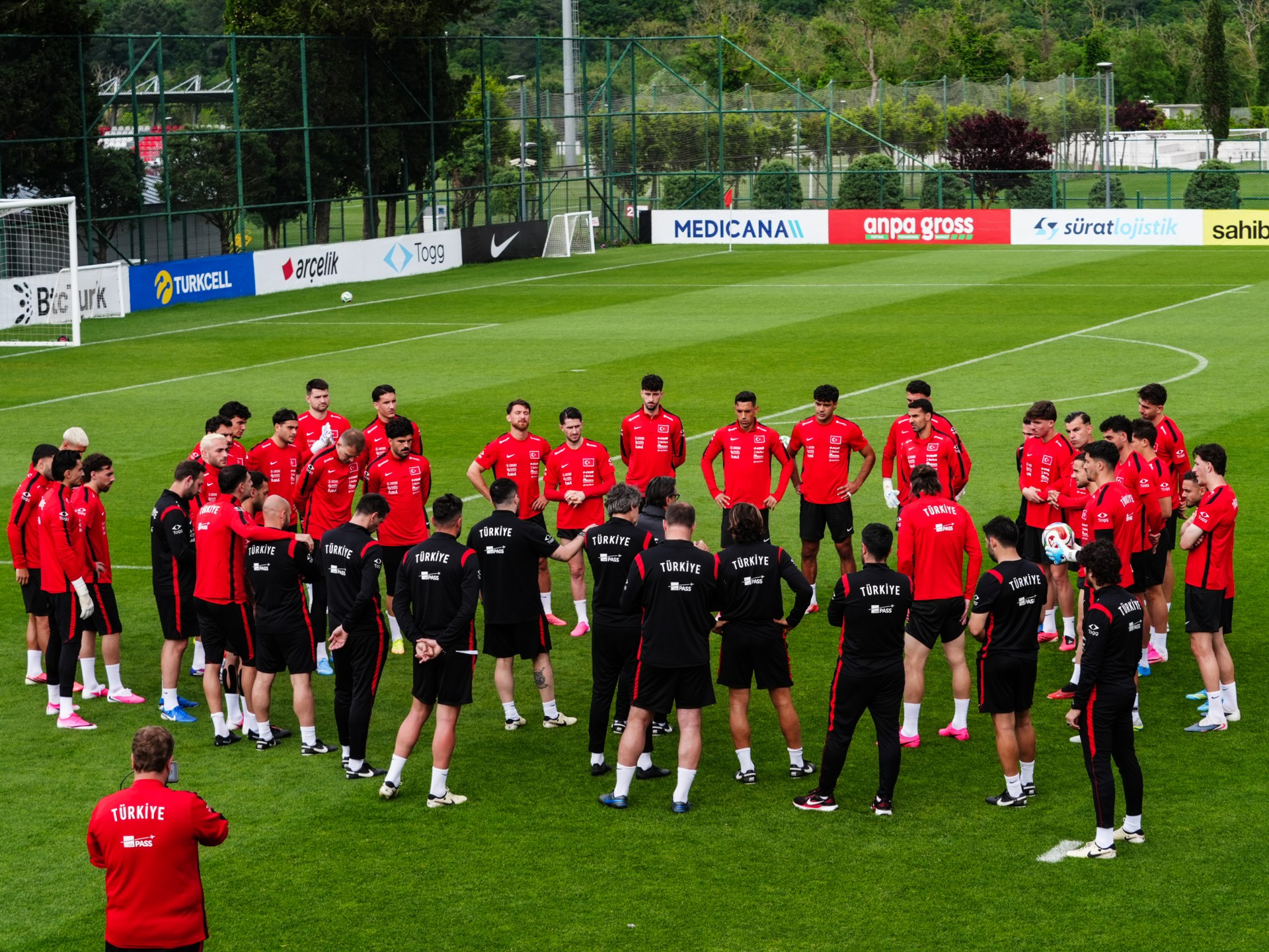 استبعد نجوما بارزين.. مونتيلا يعلن قائمة تركيا النهائية لكأس العالم