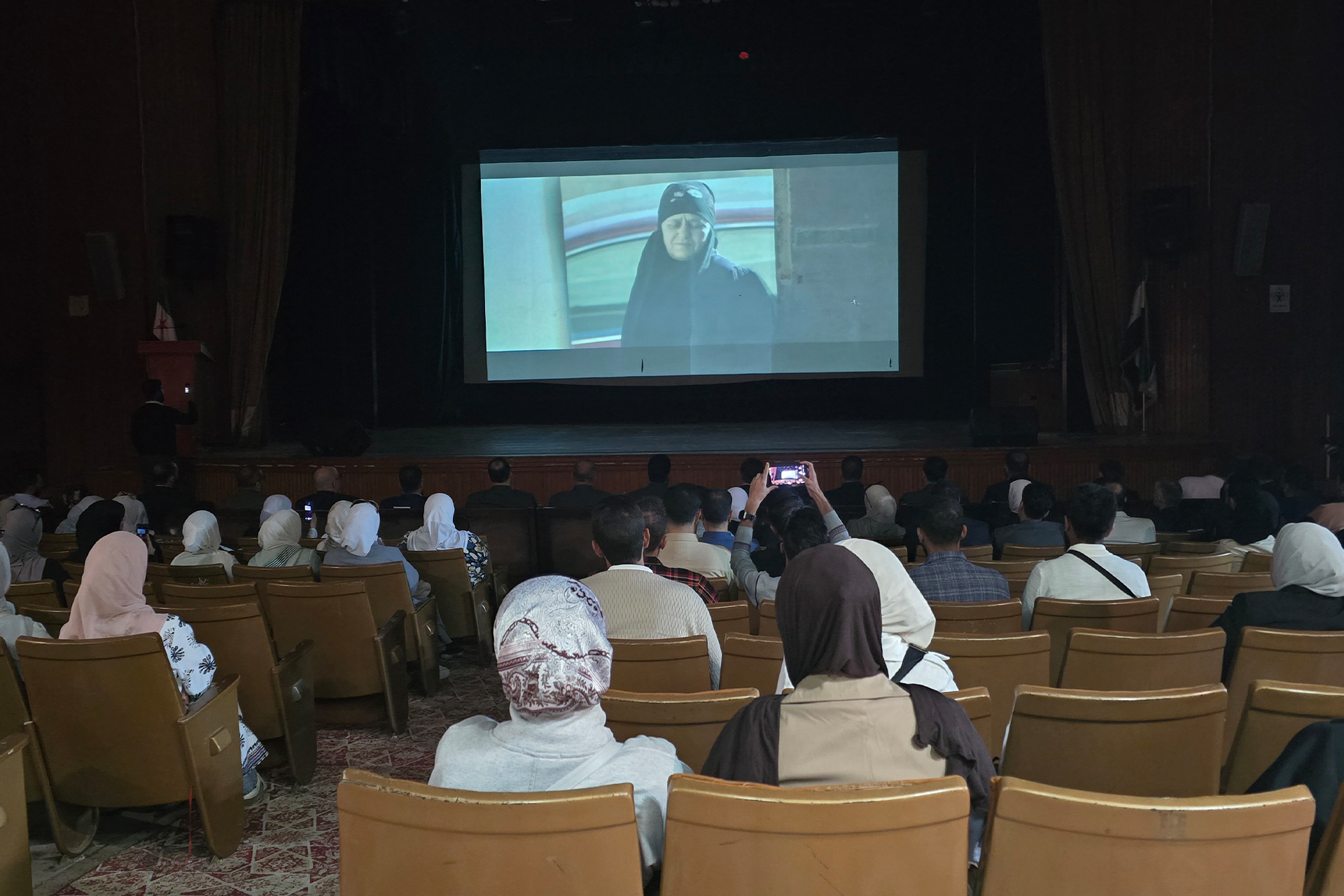 بعد سقوط النظام.. السوريون يعودون إلى ذاكرتهم عبر الأفلام