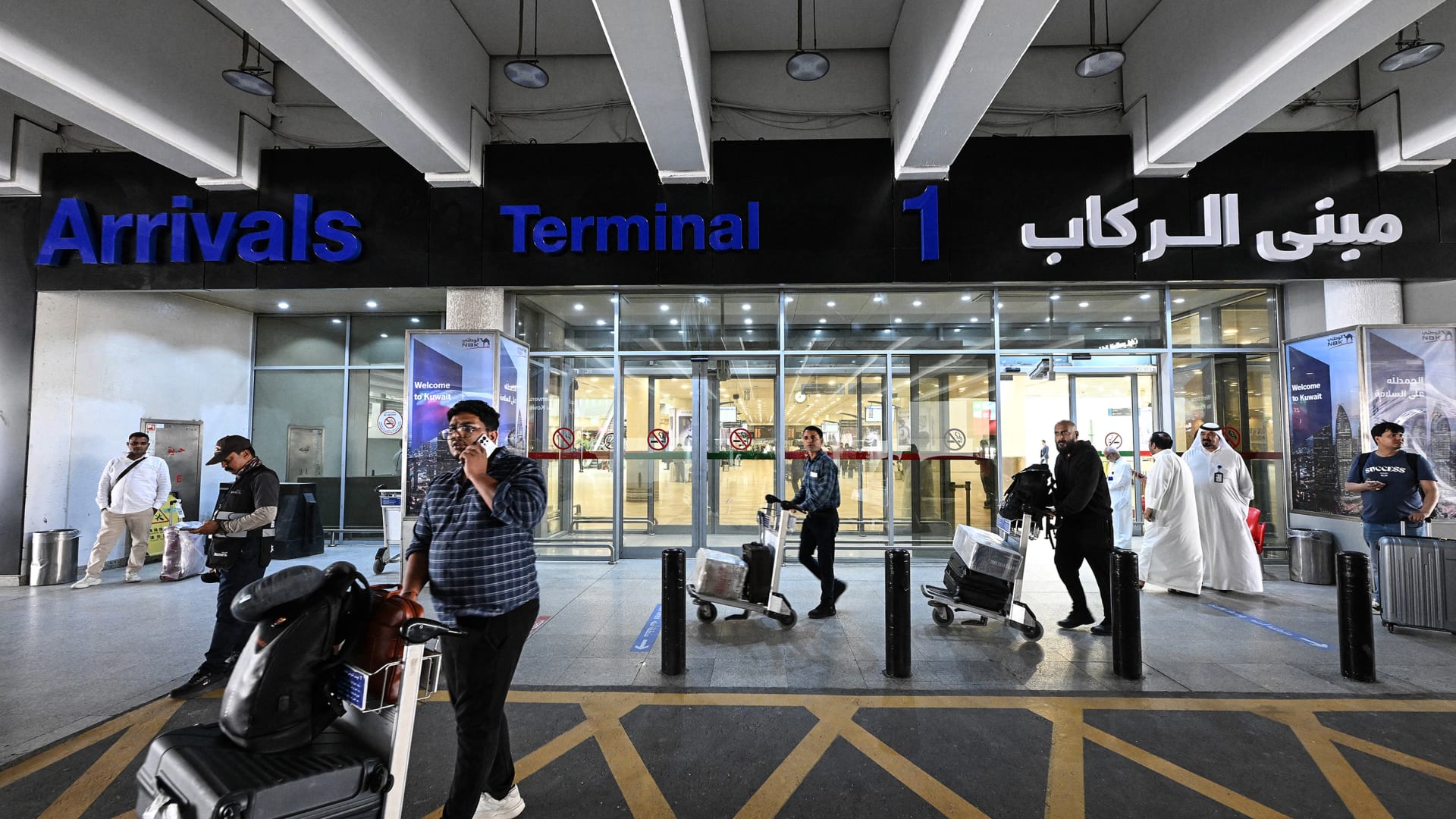 بعد استهداف مطارها الدولي بهجوم إيراني.. الكويت تعلن استئناف بعض الرحلات الجوية