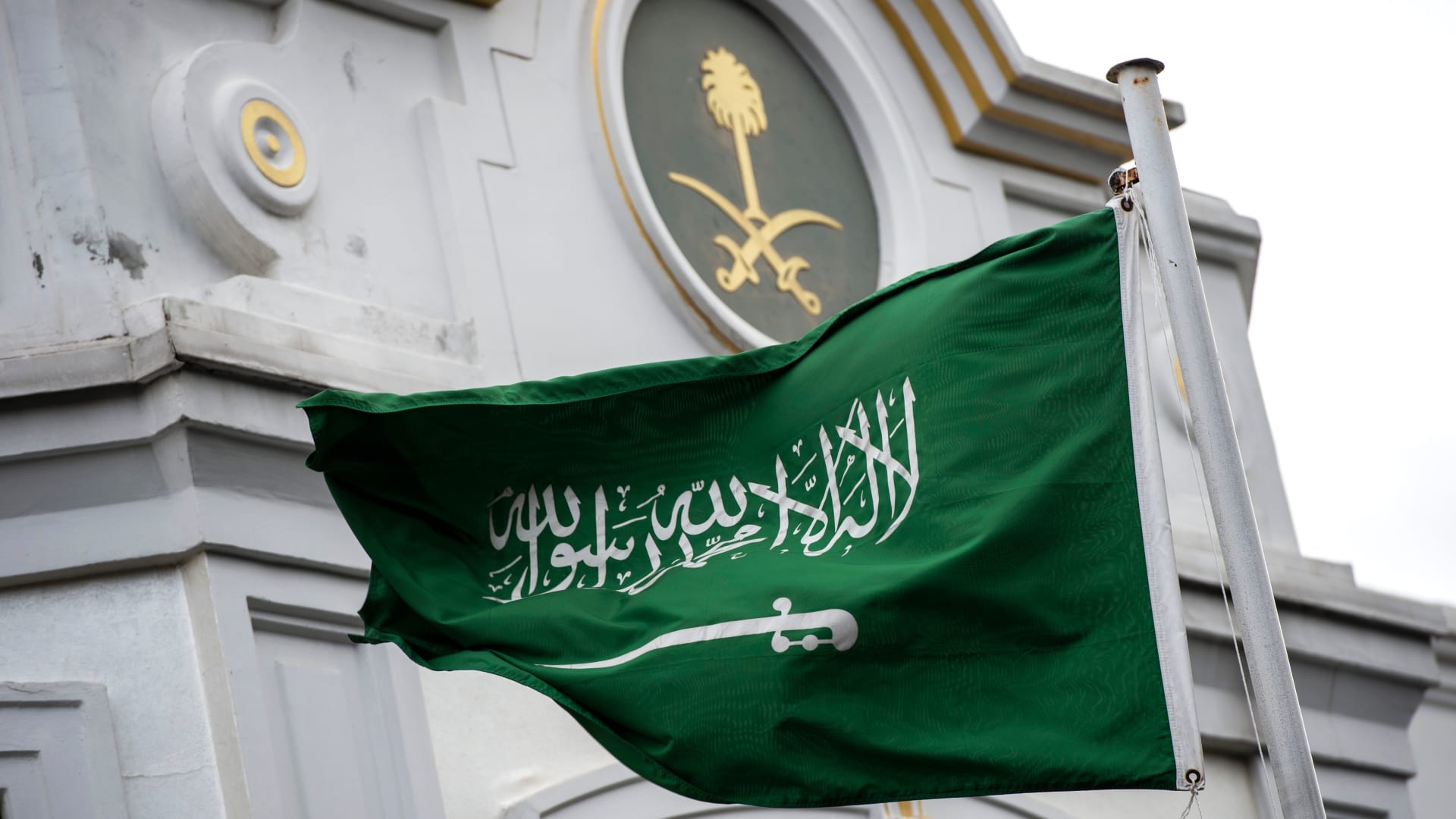 فيديو منسوب لـ"مطالبة السعودية طاقم السفارة الإيرانية بالمغادرة مؤخرًا".. ما حقيقته؟