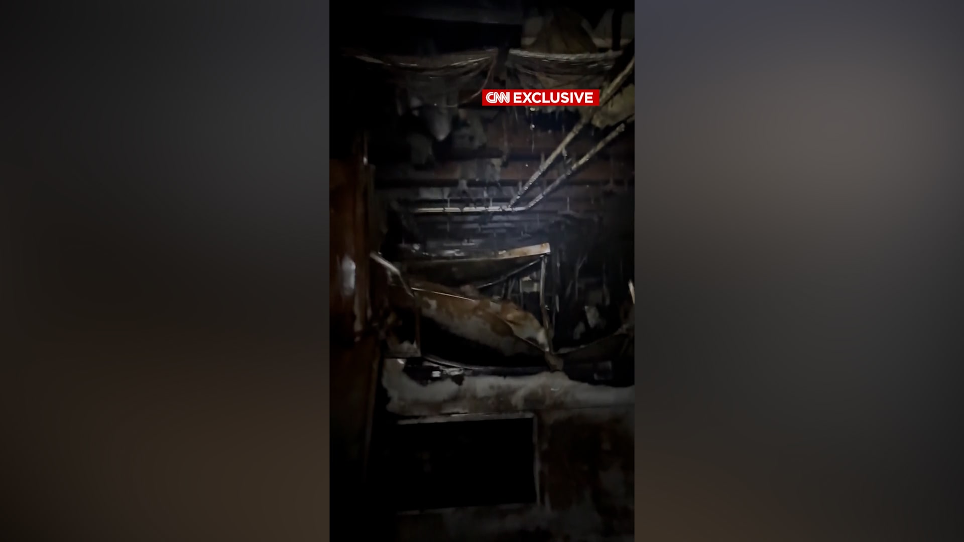 حصري لـCNN.. شاهد الأضرار الجسيمة التي لحقت بحاملة الطائرات الأمريكية "جيرالد فورد" بعد اندلاع حريق فيها