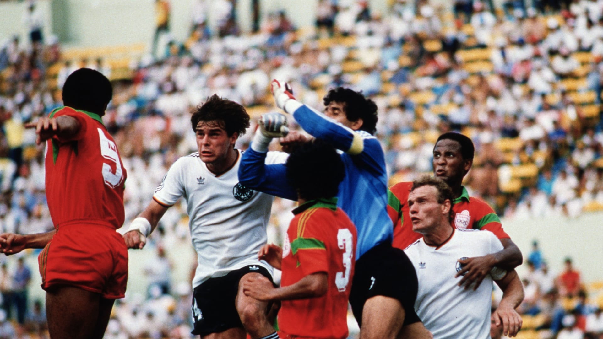 المغرب في مونديال 1986.. حين فتحت يد بادو الزاكي "باب التاريخ" للعرب والأفارقة