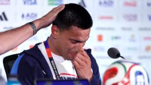 "لحظة عاطفية".. لاعب منتخب باراغواي يبكي تأثراً بتمثيل بلاده في كأس العالم 1 335179