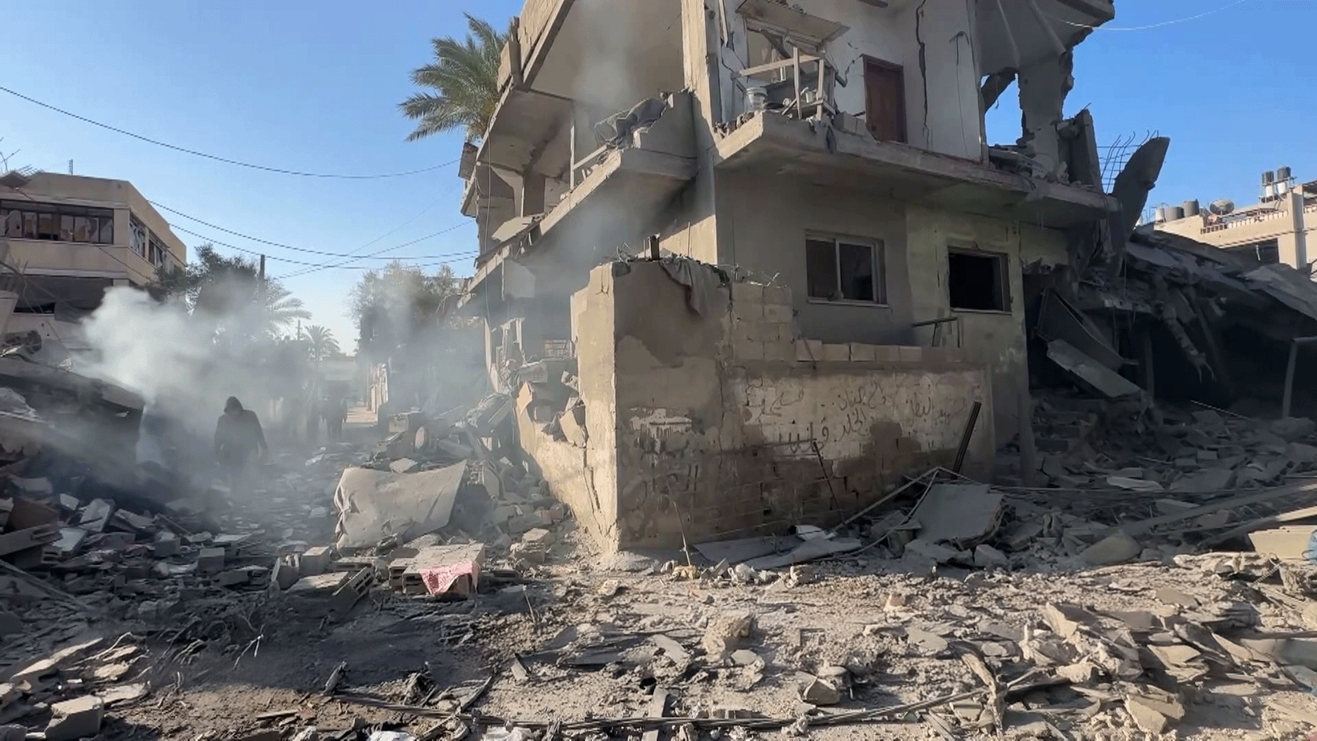 الإخلاء القسري يدفع الغزيين للنزوح ويفاقم الأوضاع الإنسانية