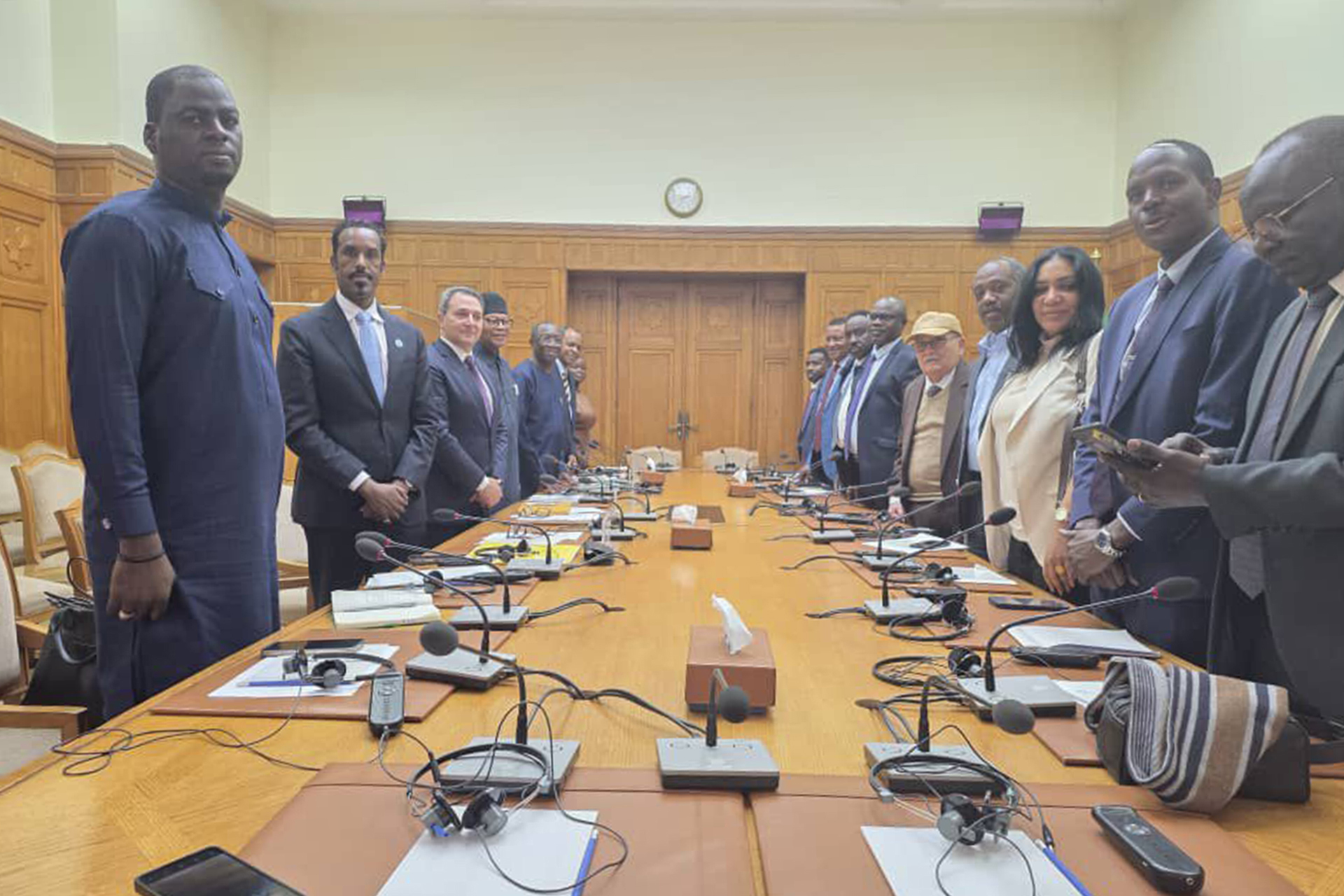 خلافات واتهامات.. هل يتأجل مؤتمر الآلية الخماسية للقوى السودانية؟